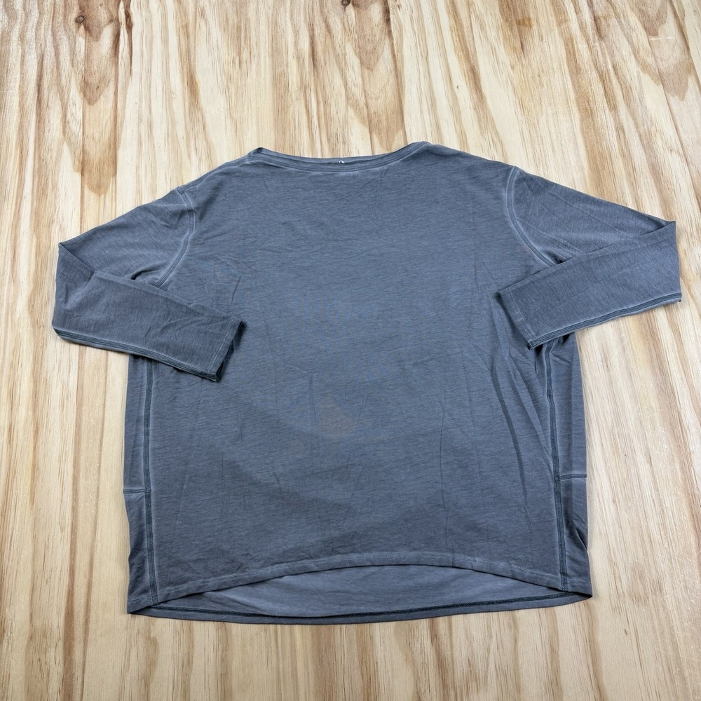 Lululemon Back in Action Women's Size 4 Gray Long Sleeve T-Shirt Curved Hem